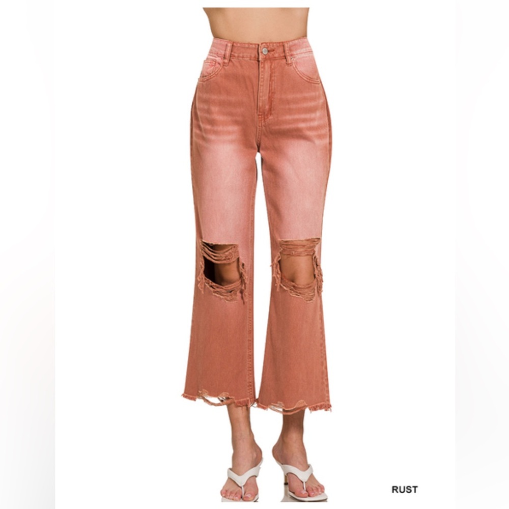 π NWT ZENANA Washed and Distressed Cropped Jeans in Rust